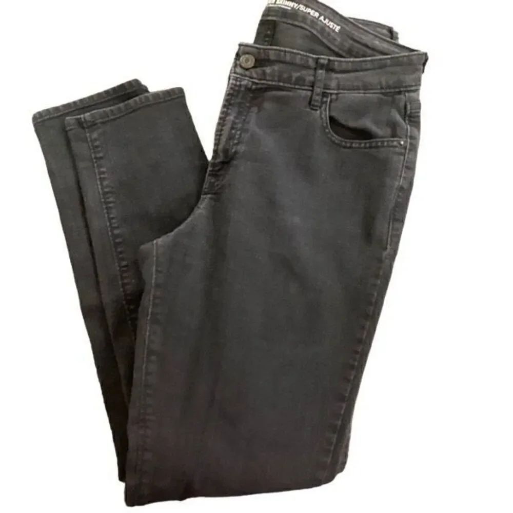 Old navy super skinny mid rise size 10 regular black jeans